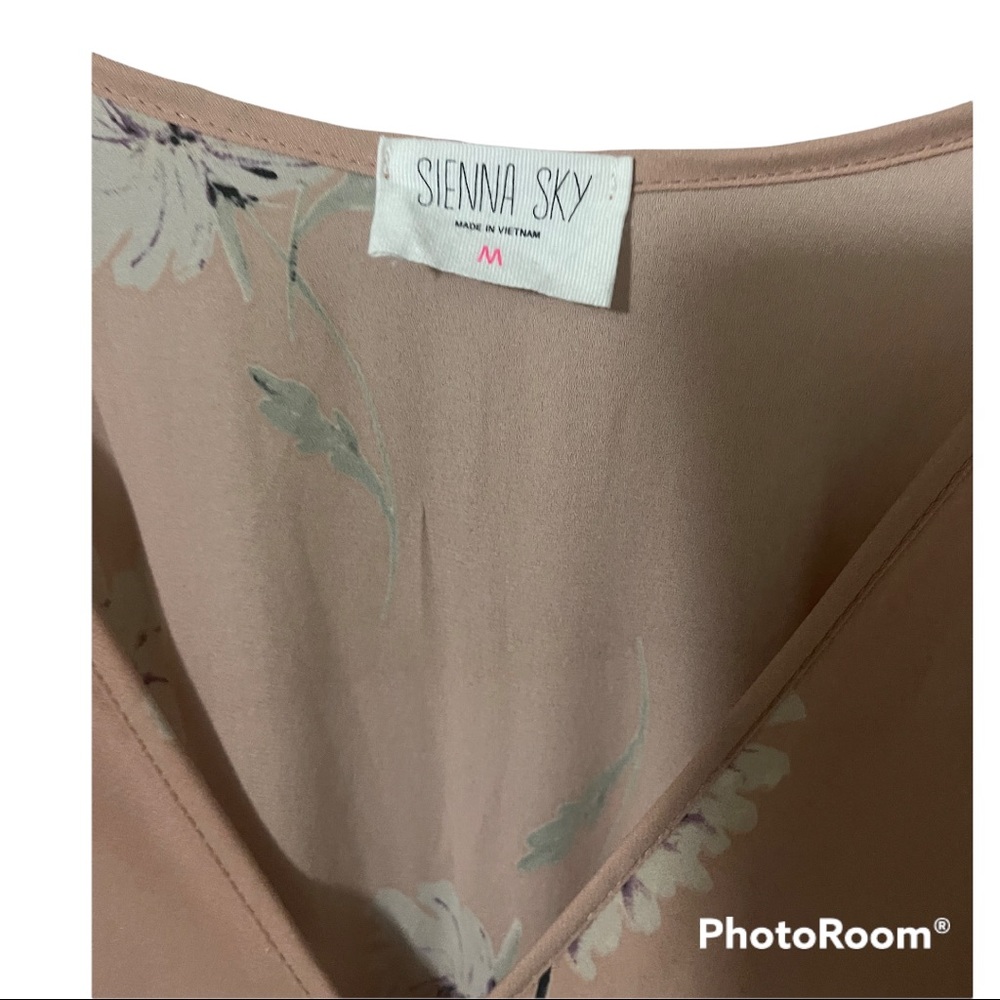 Sieanna Sky Floral Romper - Picture 4 of 4
